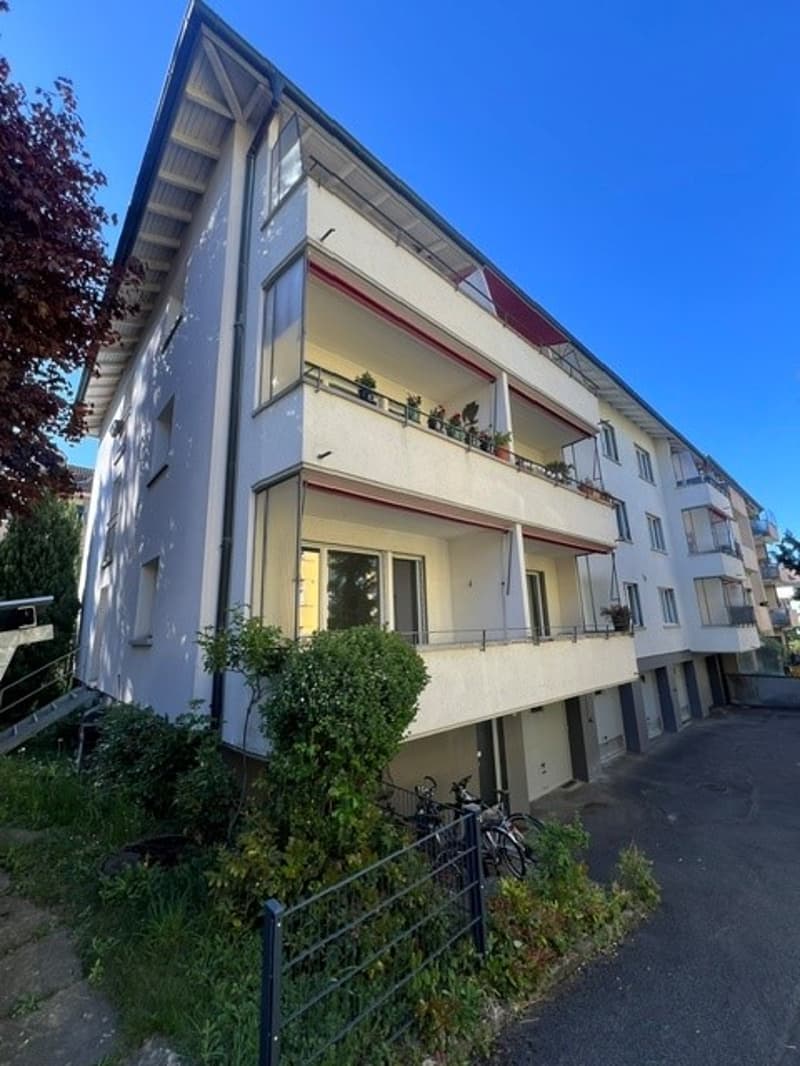 Renovated 4-room apartment in the popular Weissenbühl quarter (2)