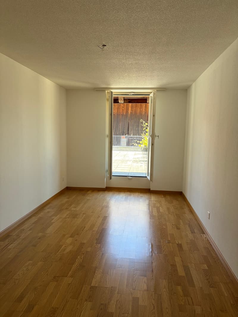 Appartement spacieux 3½ pièces au cœur d'Erlach (5)