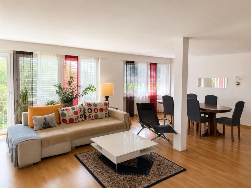 Appartement spacieux 5.5 pièces avec balcon dans un quartier calme – Bettlach (2)
