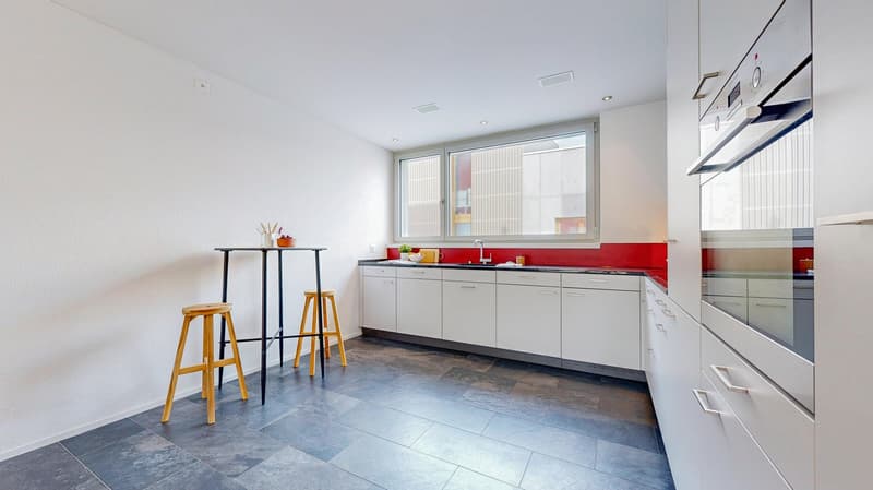 Appartamento unico di 3,5 locali con terrazza a Laupen (2)