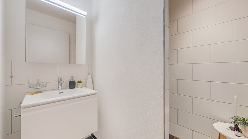 Appartamento unico di 3,5 locali con terrazza a Laupen (8)