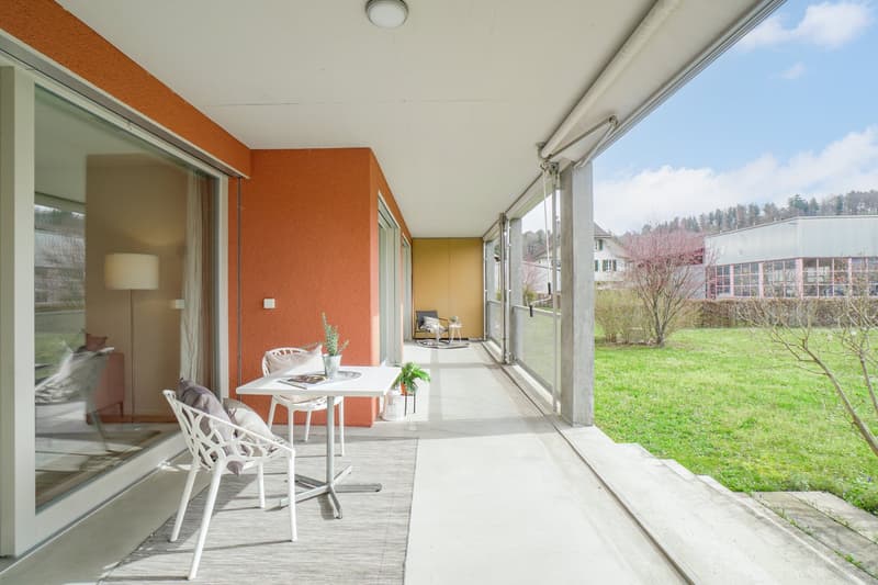Appartamento unico di 3,5 locali con terrazza a Laupen (1)
