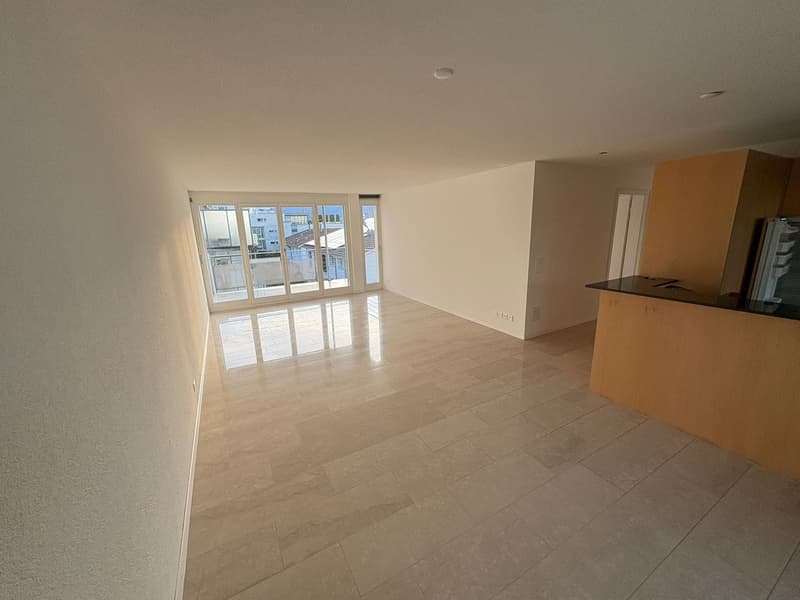 Helle 4.5-Zimmer-Wohnung mit Balkon und schöner Aussicht in Belp (2)