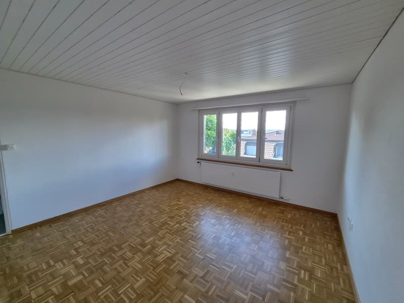 Frisch sanierte 1.5-Zimmer-Wohnung an zentraler Lage in Schönbühl (2)