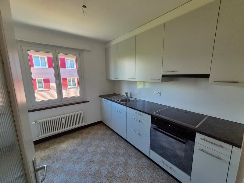 Teilsanierte 3.5-Zimmer-Wohnung an zentraler Lage in Schönbühl (6)