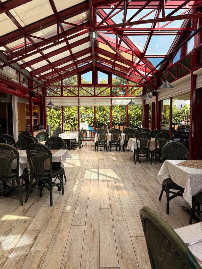 Erfahrene/r und innovative/r Pächter/in für gepflegtes Restaurant in Biel gesucht (8)
