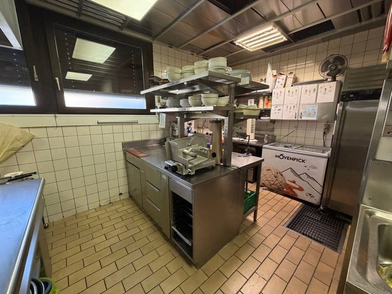 Erfahrene/r und innovative/r Pächter/in für gepflegtes Restaurant in Biel gesucht (12)