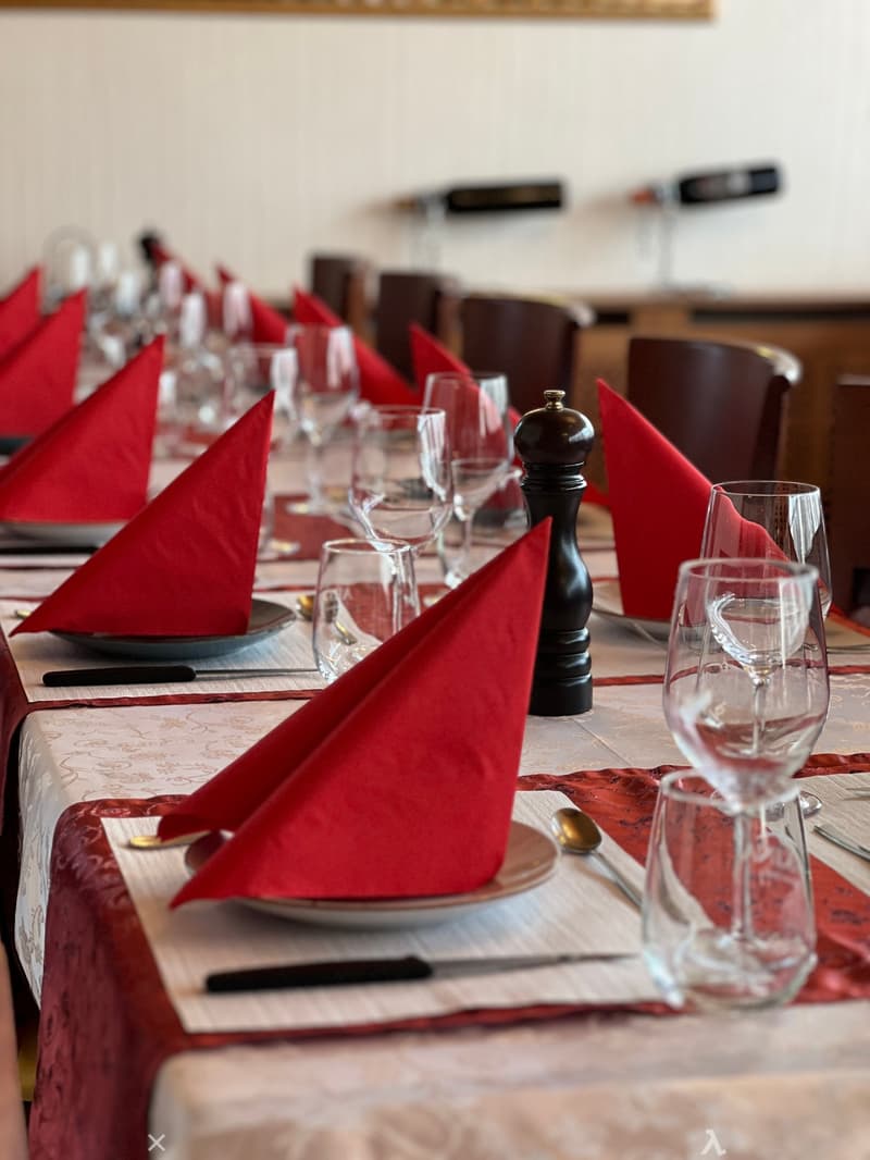 Erfahrene/r und innovative/r Pächter/in für gepflegtes Restaurant in Biel gesucht (6)