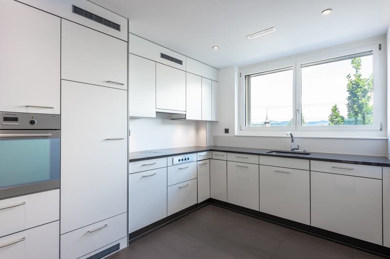 Alters- und rollstuhlgerechte 2.5-Zimmer-Attikawohnung (2)