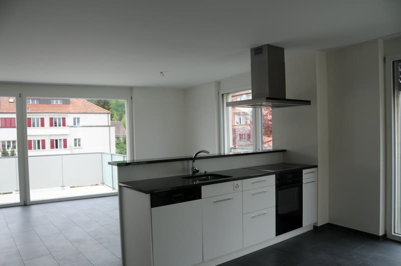 Helle 3.5-Zimmer-Wohnung mit 2 Balkonen in Bern-Bümpliz (5)