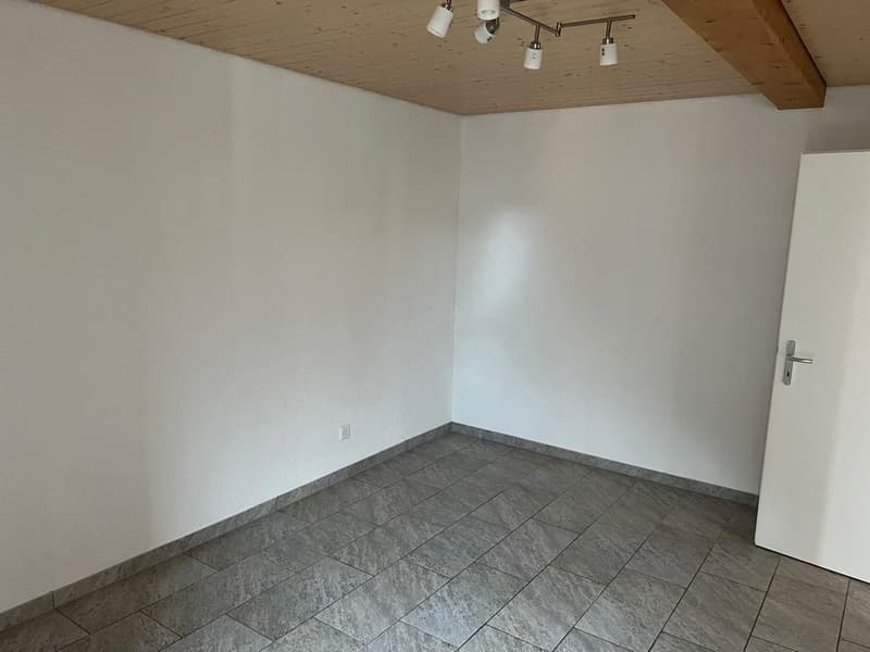 Gemütliche 2.5-Zimmer-Wohnung in Gümmenen zu vermieten (4)