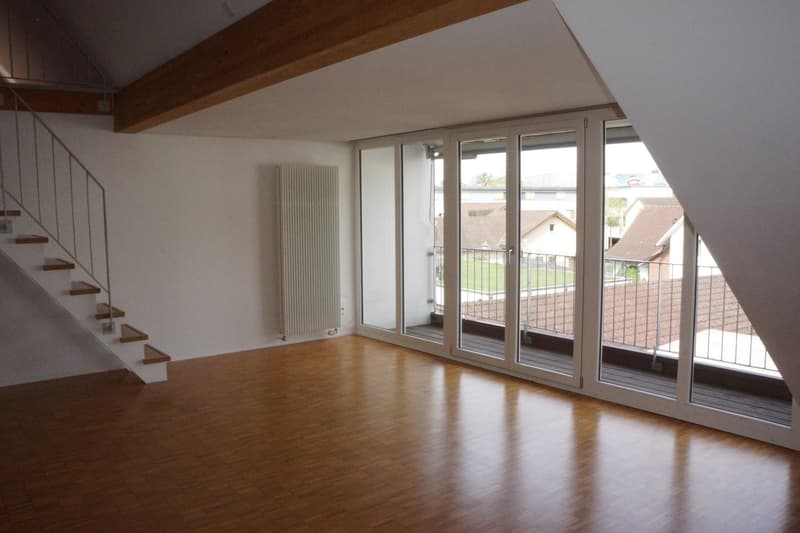 Charmante Dachwohnung mit Galerie im Dorfzentrum (1)