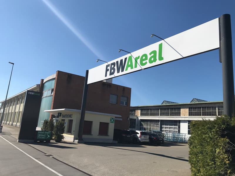 Bureau lumineux avec 6 pièces sur Motorenstrasse à Wetzikon ZH (1)