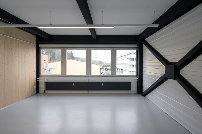 Generous storage space with plenty of daylight (2)