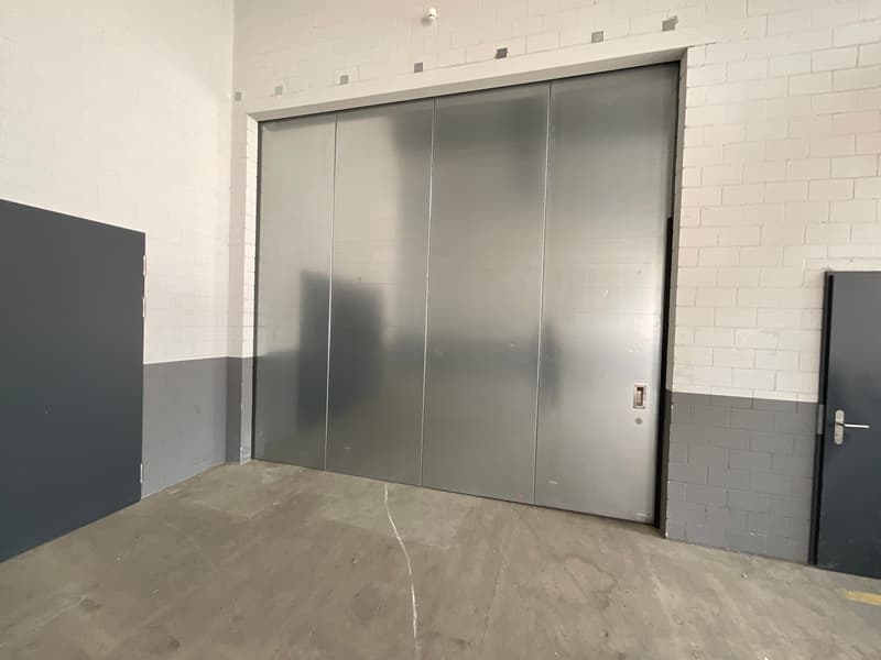 Spazio di stoccaggio riscaldato con doppio pavimento nell'area FBW (4)