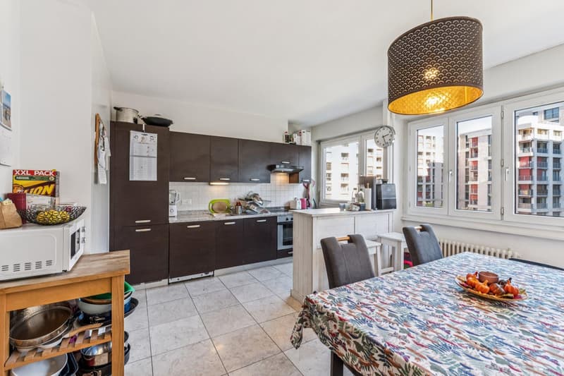 EXCLUSIVE - Spacious 4-room apartment with balcony (3)