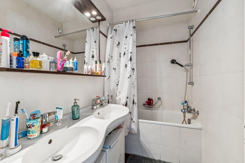 EXCLUSIVE - Spacious 4-room apartment with balcony (11)