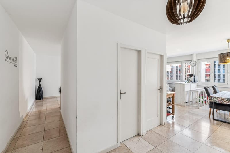 EXCLUSIVE - Spacious 4-room apartment with balcony (7)
