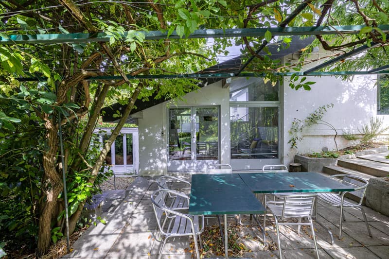 Exceptional! Corsier-Port house to renovate, 2 steps from the lake. (1)