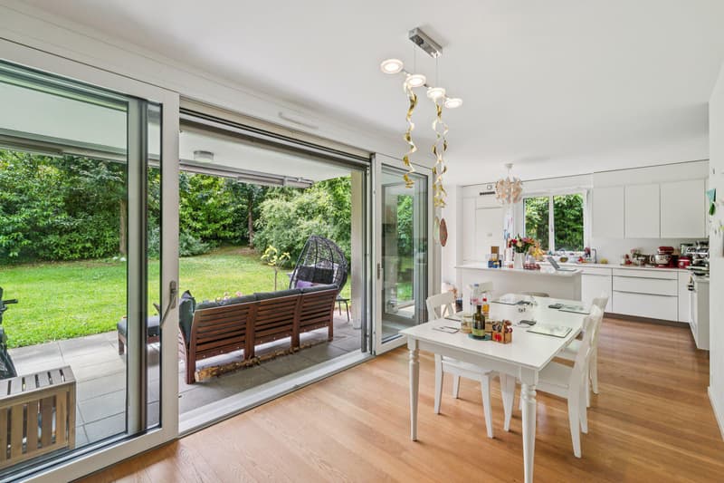 MAGNIFICENT APARTMENT WITH 4 BEDROOMS & 1300 M² OF GARDEN! (4)