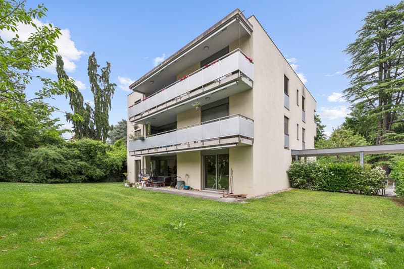 MAGNIFICENT APARTMENT WITH 4 BEDROOMS & 1300 M² OF GARDEN! (1)