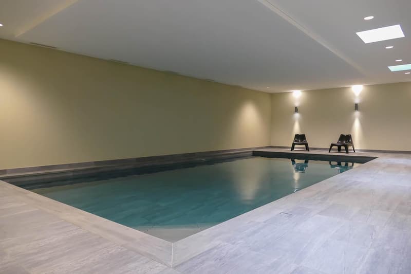 MAGNIFICENT APARTMENT WITH 4 BEDROOMS & 1300 M² OF GARDEN! (12)