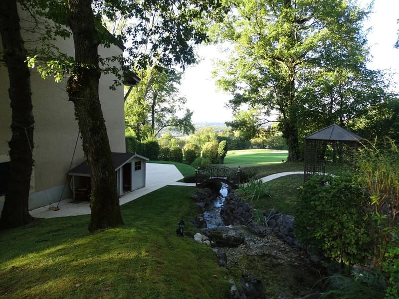 Semi-detached villa on the Bossey golf course near Geneva (1)