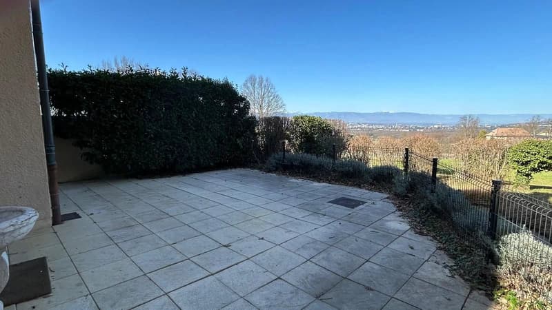 Semi-detached villa on the Bossey golf course near Geneva (5)