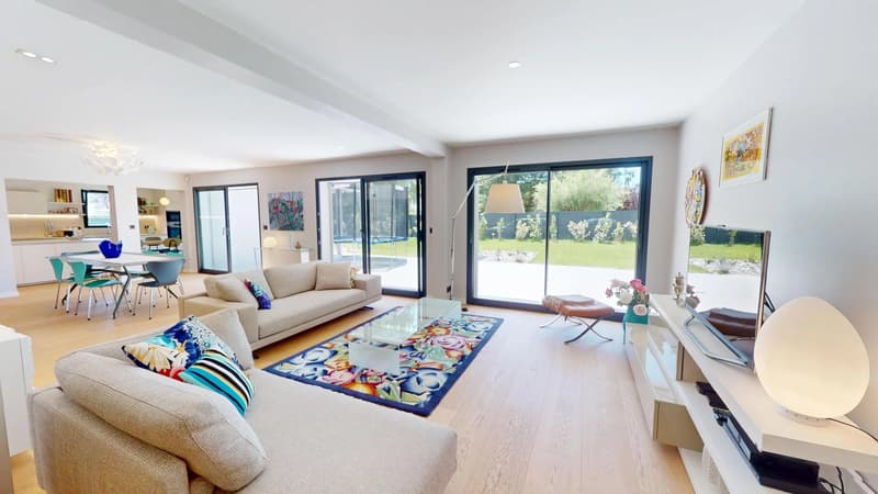 262 m² Villa in Prévessin-Moëns, close to Geneva border (1)