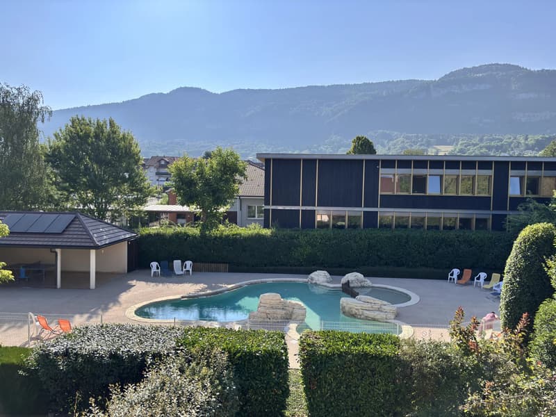 Villa 3 chambres, 3 SdB, jardin, dans résidence piscine - prox. Genève (1)