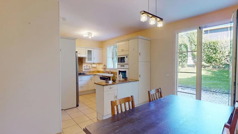 Villa 3 bedrooms, 3 bathrooms, garden, in a pool residence - close to Geneva (8)