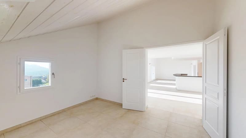 A LOUER - Appartement atypique - Volumes surprenants - Proximité Léman Express (7)