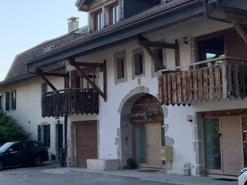 Maison meublée T4 rénovée de 218 m² à louer à Archamps (1)