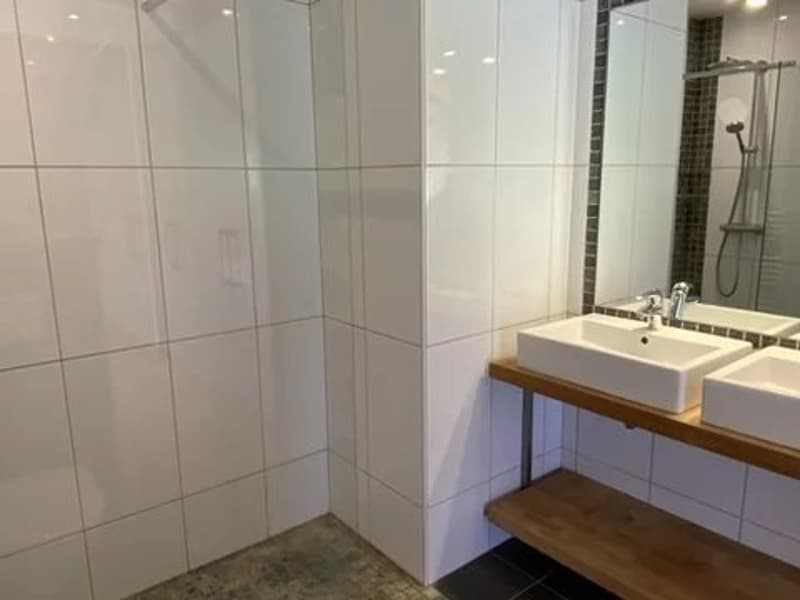 Maison meublée T4 rénovée de 218 m² à louer à Archamps (13)