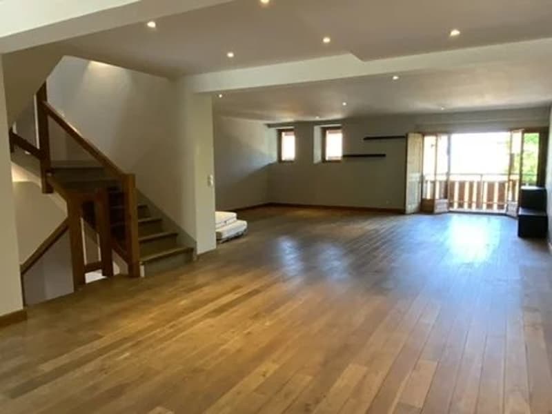 Maison meublée T4 rénovée de 218 m² à louer à Archamps (6)
