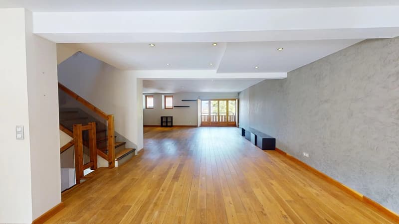 Maison meublée T4 rénovée de 218 m² à louer à Archamps (4)