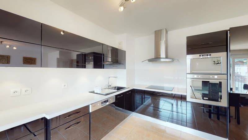Appartement meublé T4 - 76 m² - Dernier étage avec balcon et cave (4)
