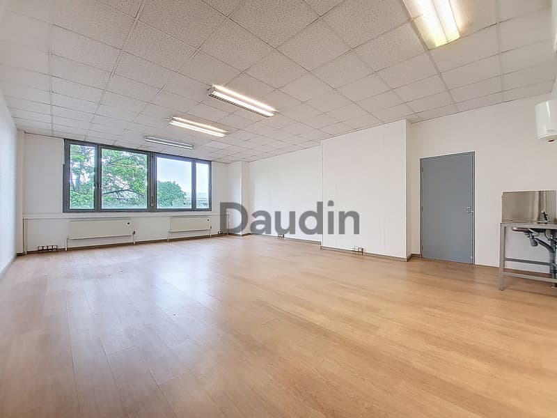 Locali di circa 107 m2 a Meyrin (3)