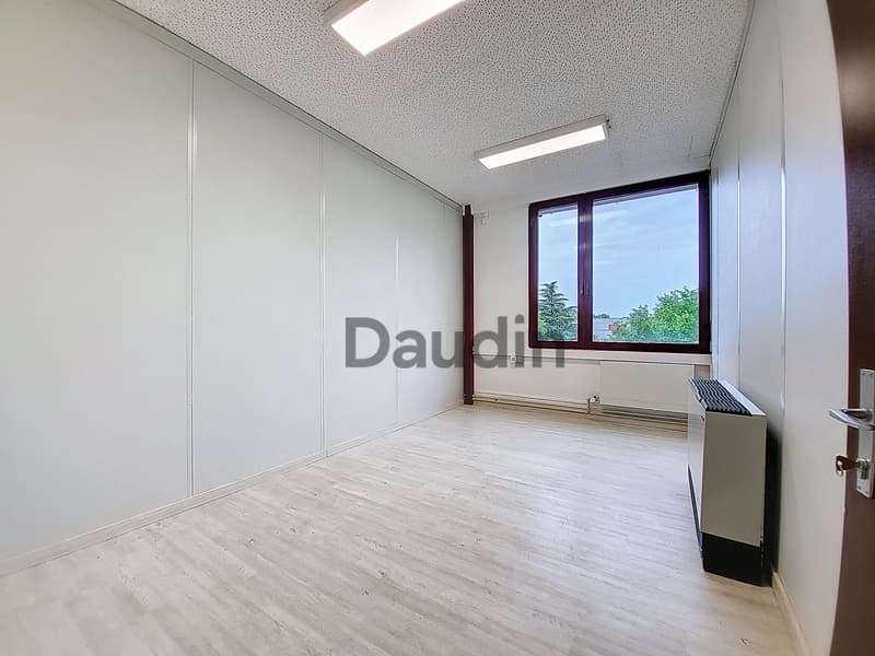Offices of about 72m2 in Meyrin (6)