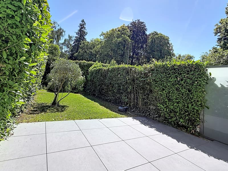 Villa attigua ristrutturata con giardino a Versoix (12)