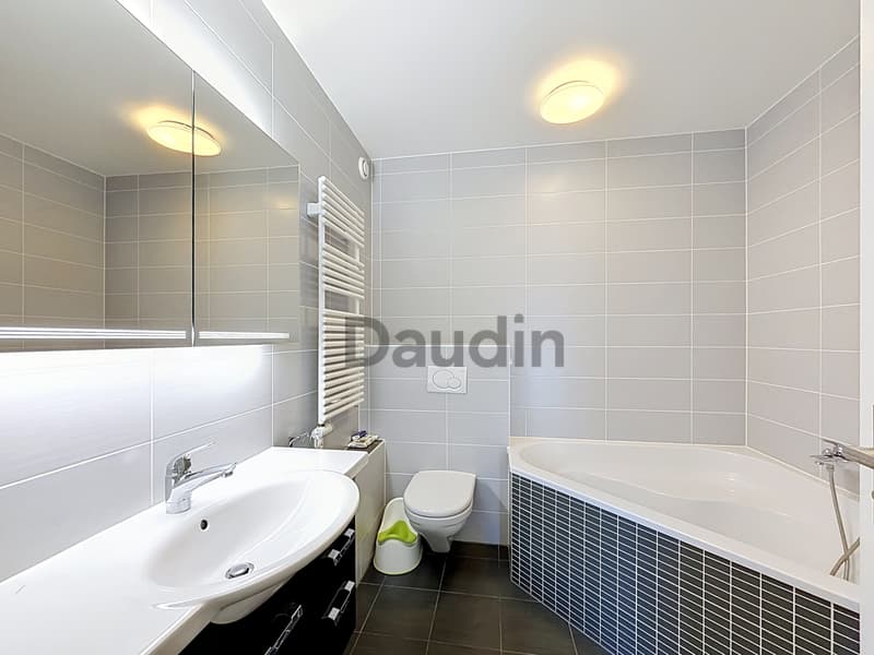 4 Zimmer mit Terrasse in einer grünen Oase in Vessy (7)