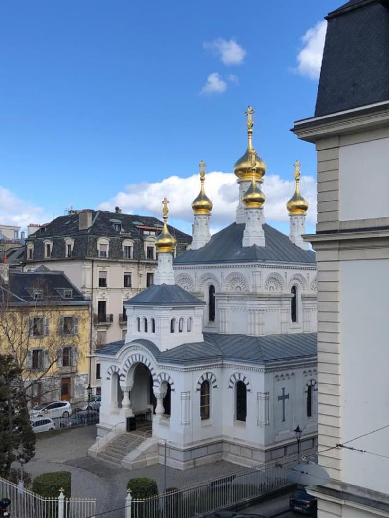 Bureau de 8m2 avec vue sur l'église russe (8)