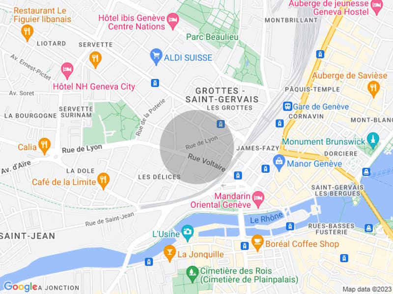 Vente en nom d'un lot de quatre appartements. (4)