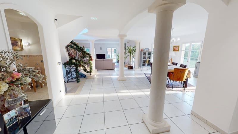 Rive gauche - Villa individuelle avec piscine. (3)