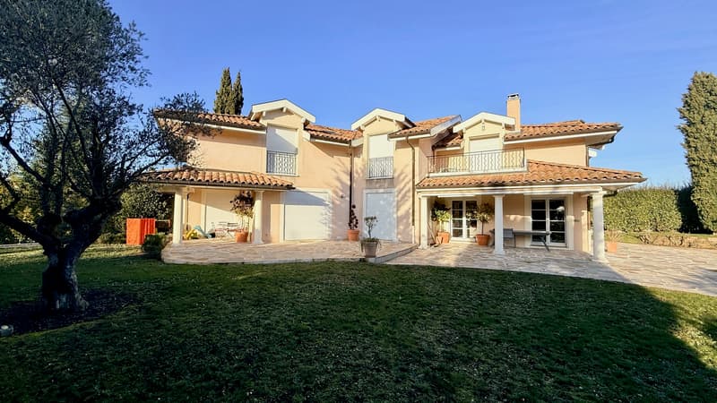 Rive gauche - Villa individuelle avec piscine. (2)