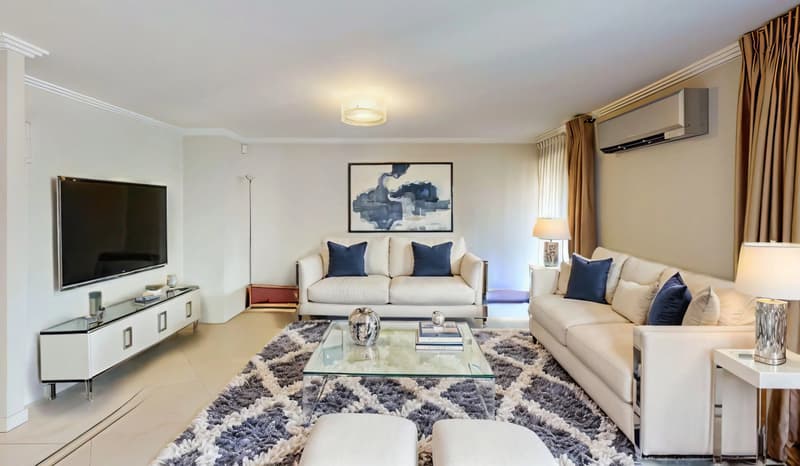 Exceptional attic duplex with panoramic terraces and private park. (8)
