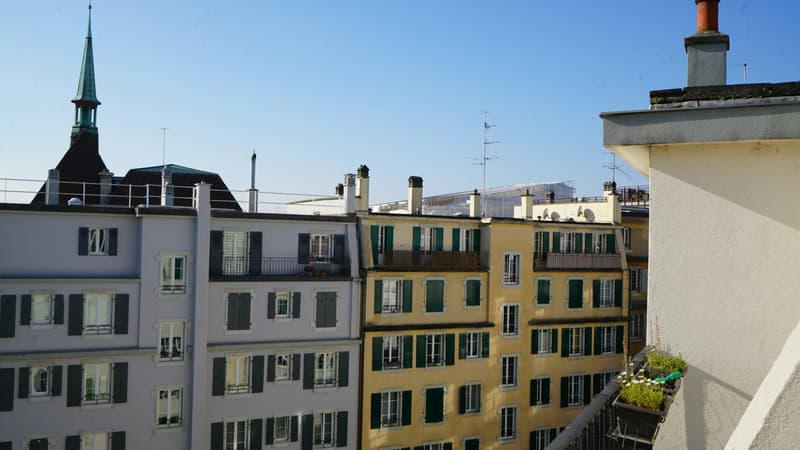 Sale in the name of a lot of four apartments. (8)