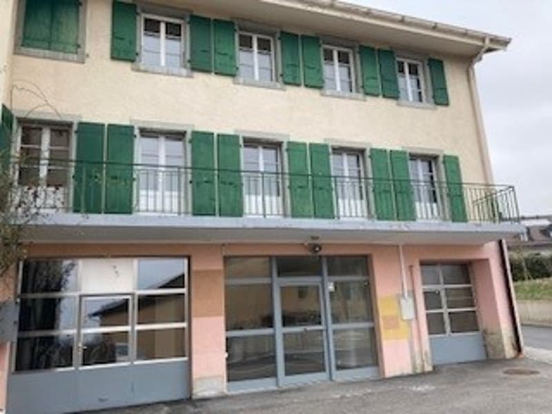 Superficie commerciale in affitto a Yens (1)