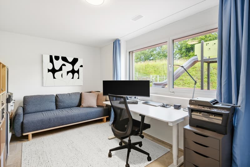 Geräumige 4.5-Zimmer-Wohnung mit Balkon in Kloten – sofort verfügbar! (3)