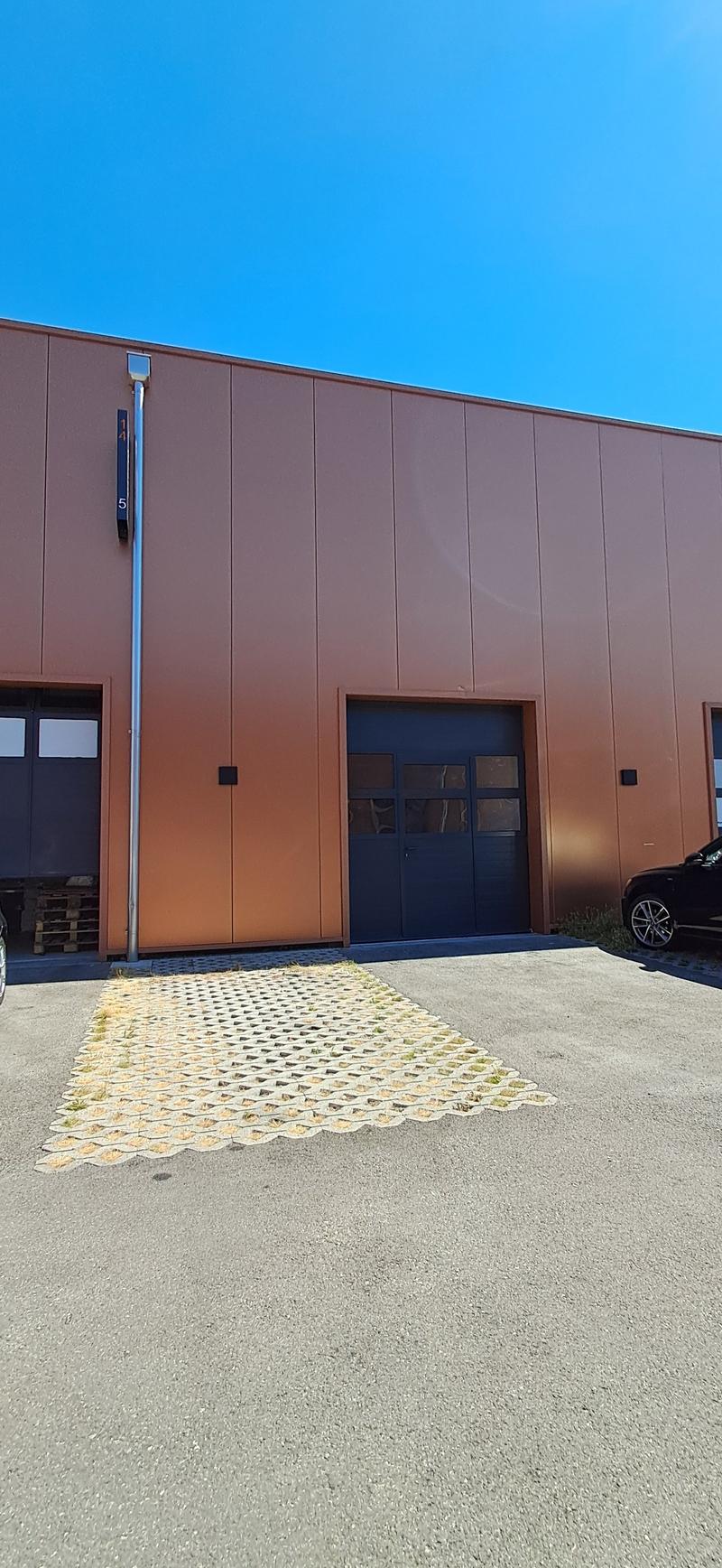 Box von 60 m2 in Crissier (1)